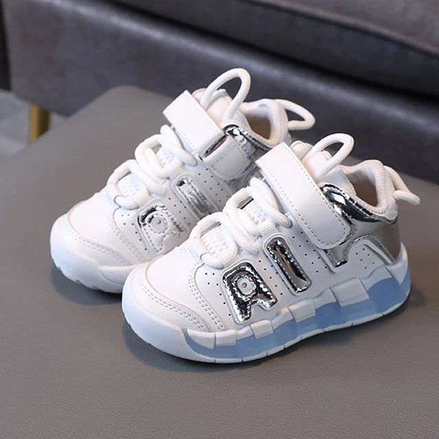 Children's casual sports shoes